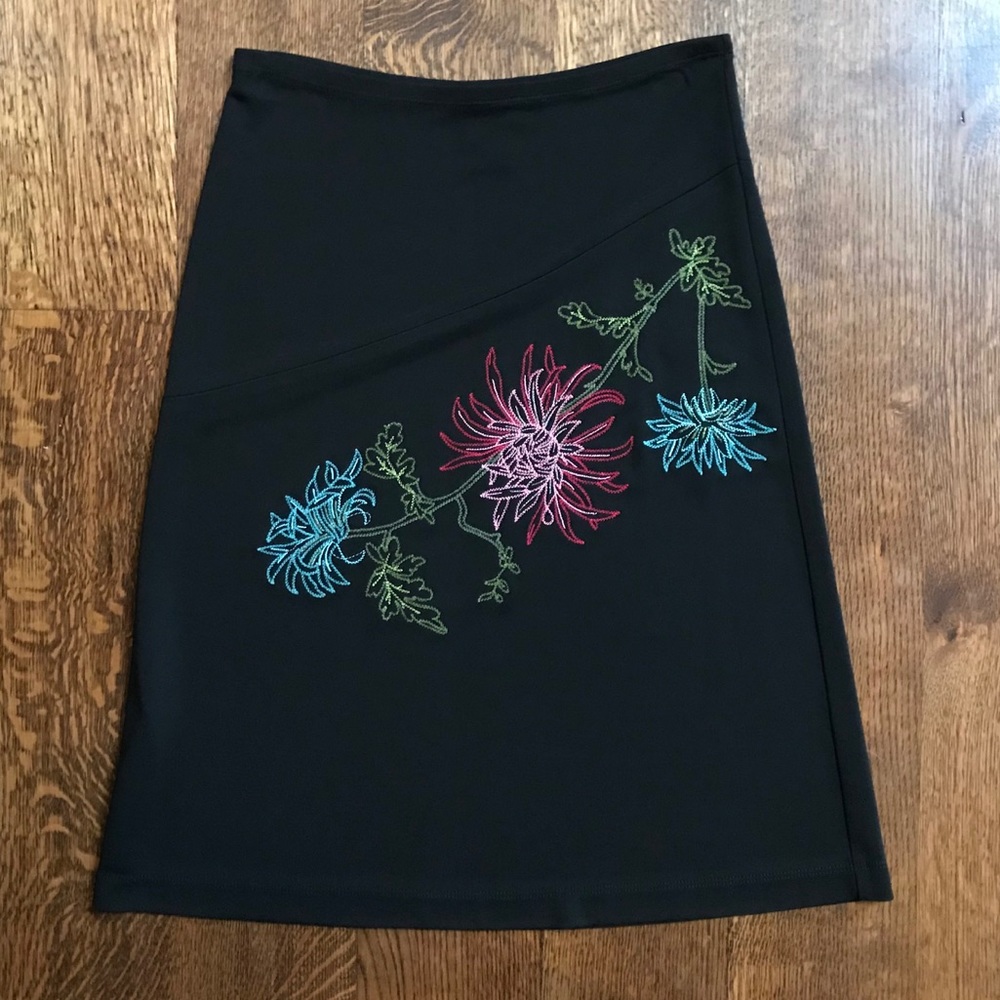BCBG MaxAzria embroidered skirt